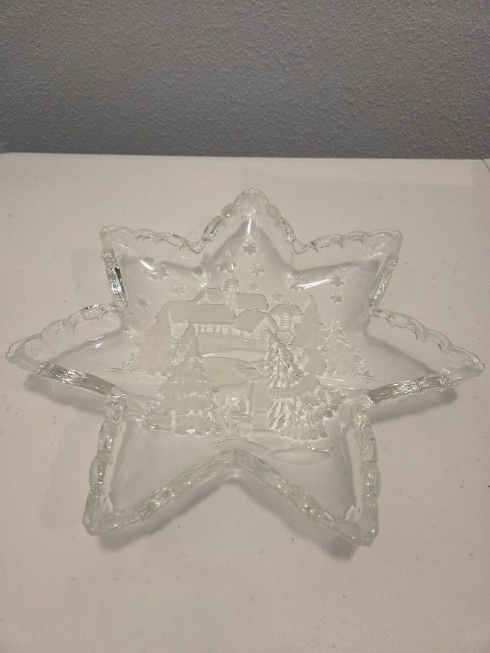 Mikasa Christmas Carol Crystal Star Platter 12.5" Frosted Winter Scene